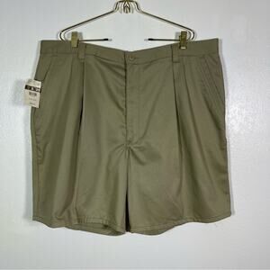 NWT Bugle Boy Khaki Shorts. Size 40. Pleated front!